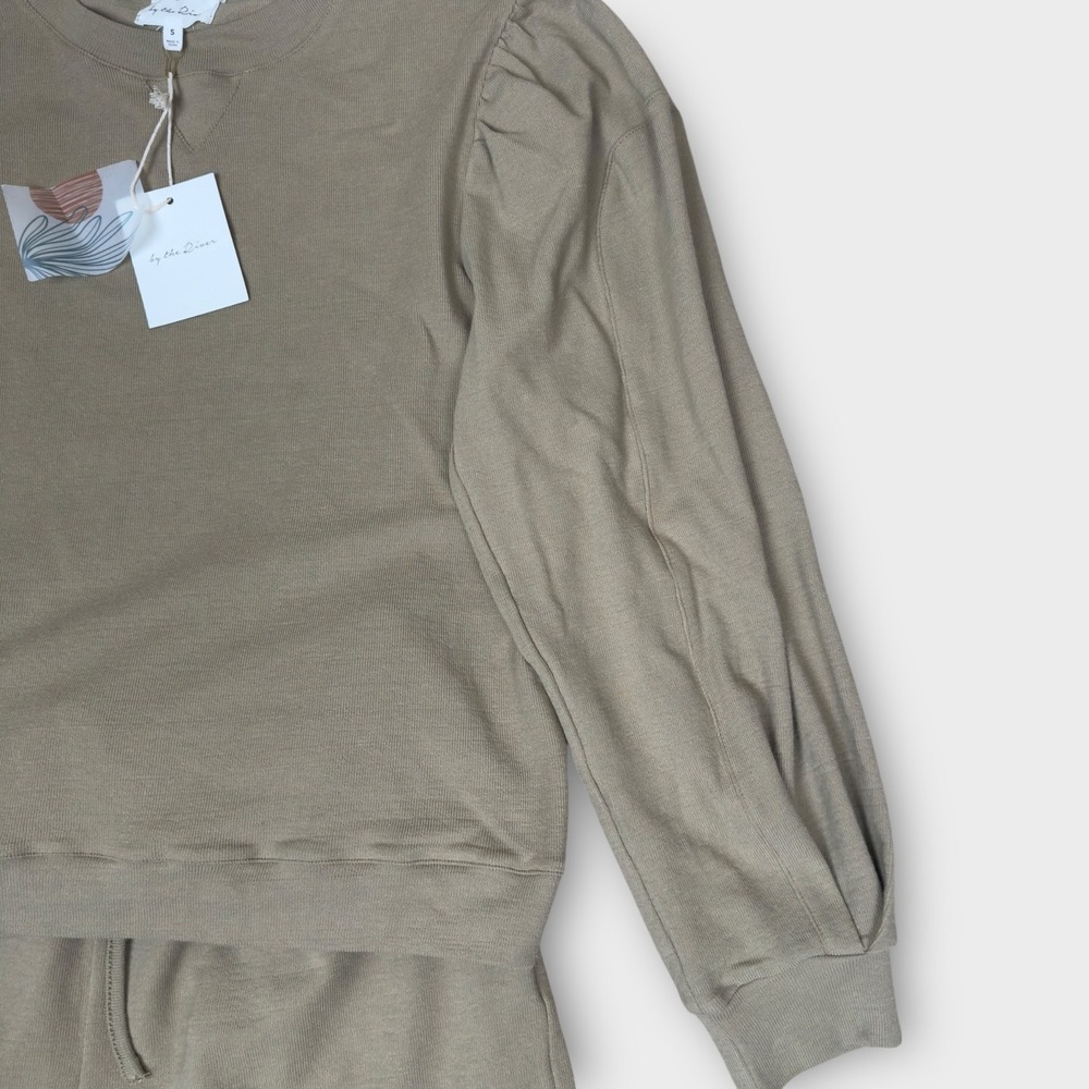 By The River Sweatshirt and Shorts Set Womens S Taupe NEW Puff Sleeve Lounge Set - Picture 3 of 9